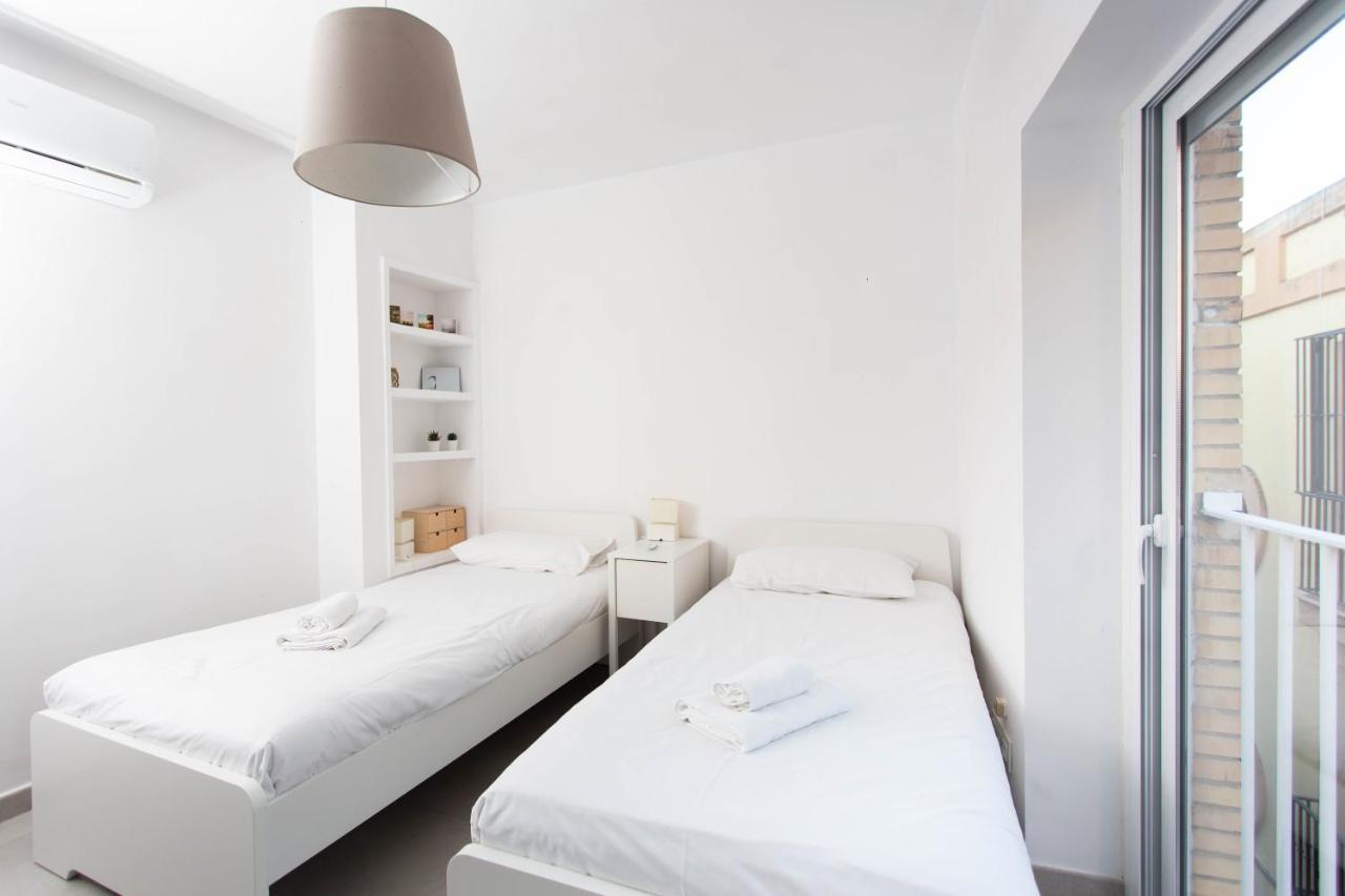 Apartamento Duplex Penthouse With Terrace By Thegoodtourist Sevilla Exterior foto